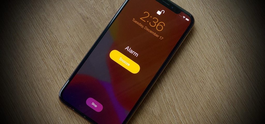 Os usuários do iPhone podem definir diferentes sons e volumes de alarme para cada dia da semana, facilitando a personalização para o fim de semana. Confira como alterar o som e o volume do alarme de um iPhone (aplicativos de relógio e saúde)