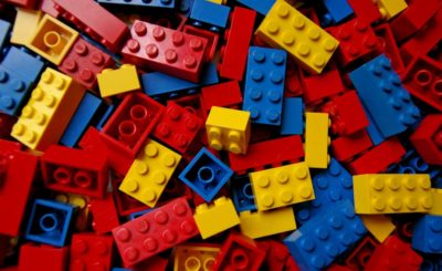 Quem nunca ouviu falar dos brinquedos de montar Lego? Mas você conhece sua origem? Qual é o significado da palavra Lego?