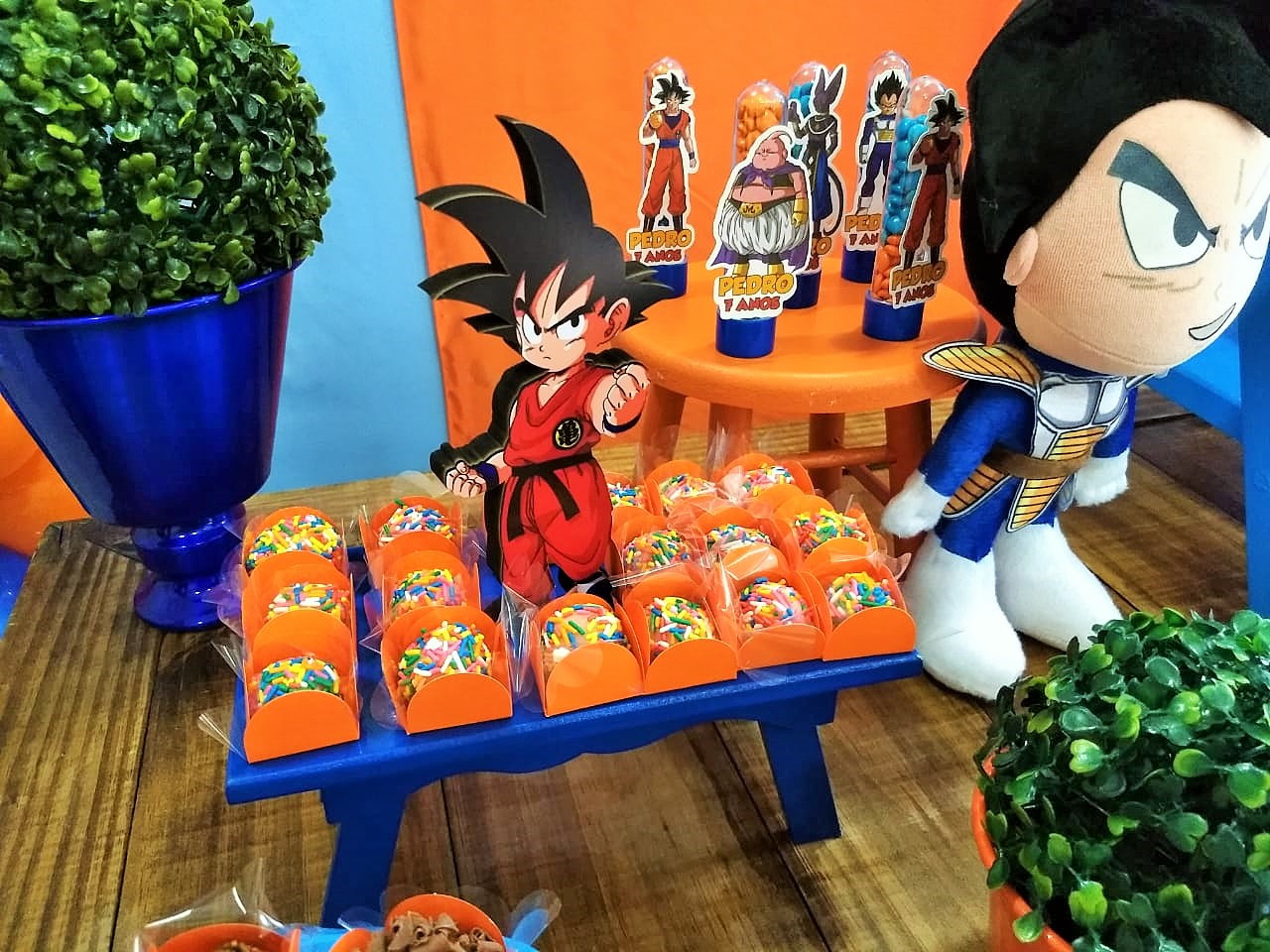 Dragon Ball Cake Topper Ideas - Set up various printable images to place on your cake or cupcake with Goku, Vegeta, Gohan and other warriors.